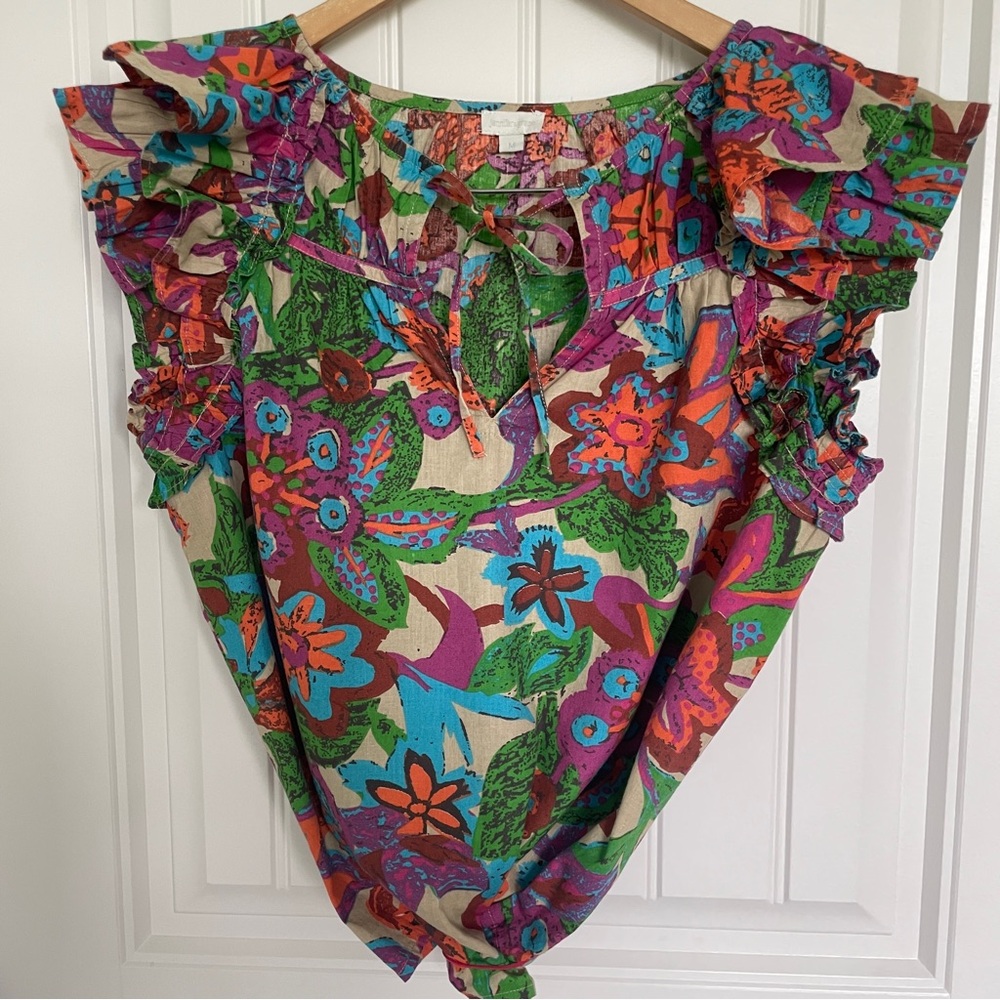 🌹Jennifer & Grace Floral Flutter
Sleeve Popover Blouse Size M💫